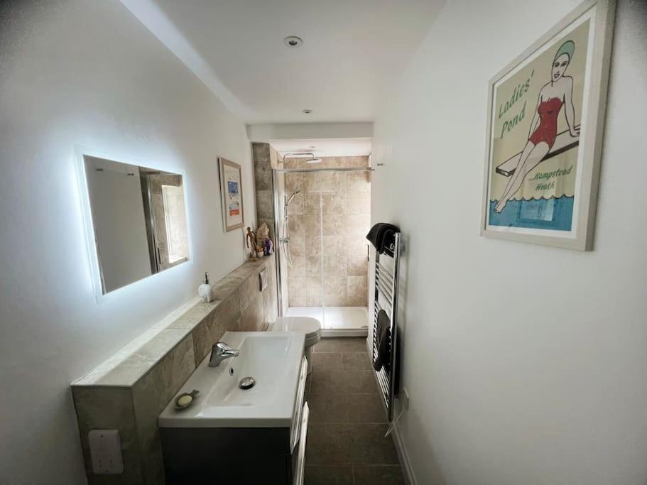 Self-Contained Ensuite Double Or Twin Bedroom In Pentir Бангор Екстер'єр фото