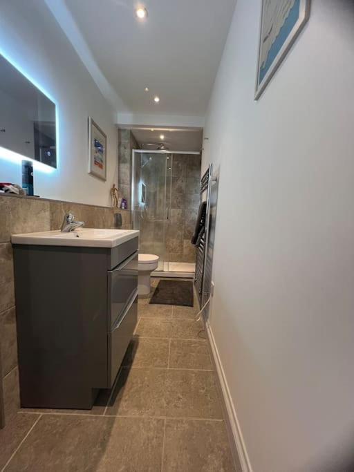 Self-Contained Ensuite Double Or Twin Bedroom In Pentir Бангор Екстер'єр фото
